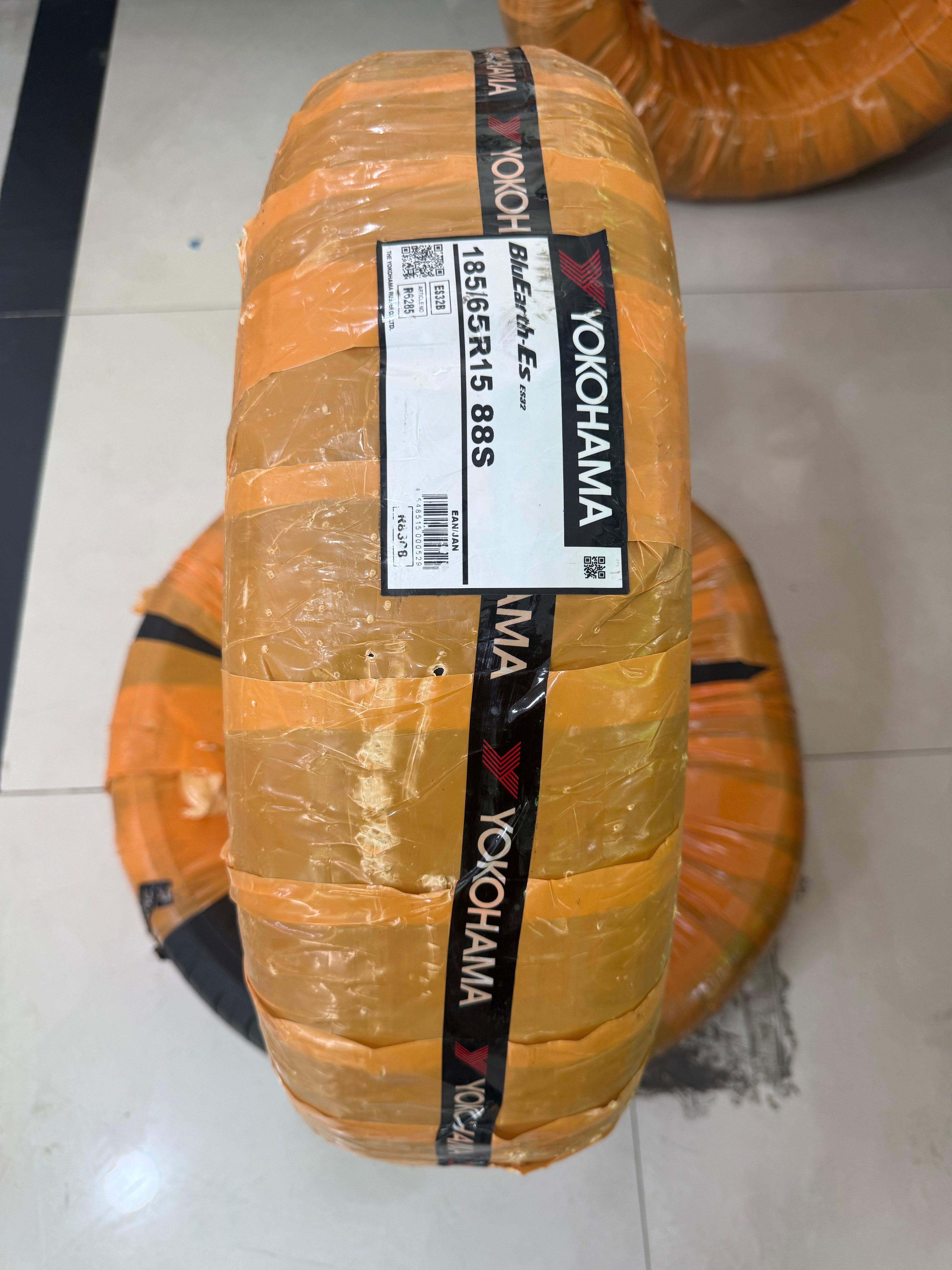 Yokohama BluEarth  ES32 185/65 R15