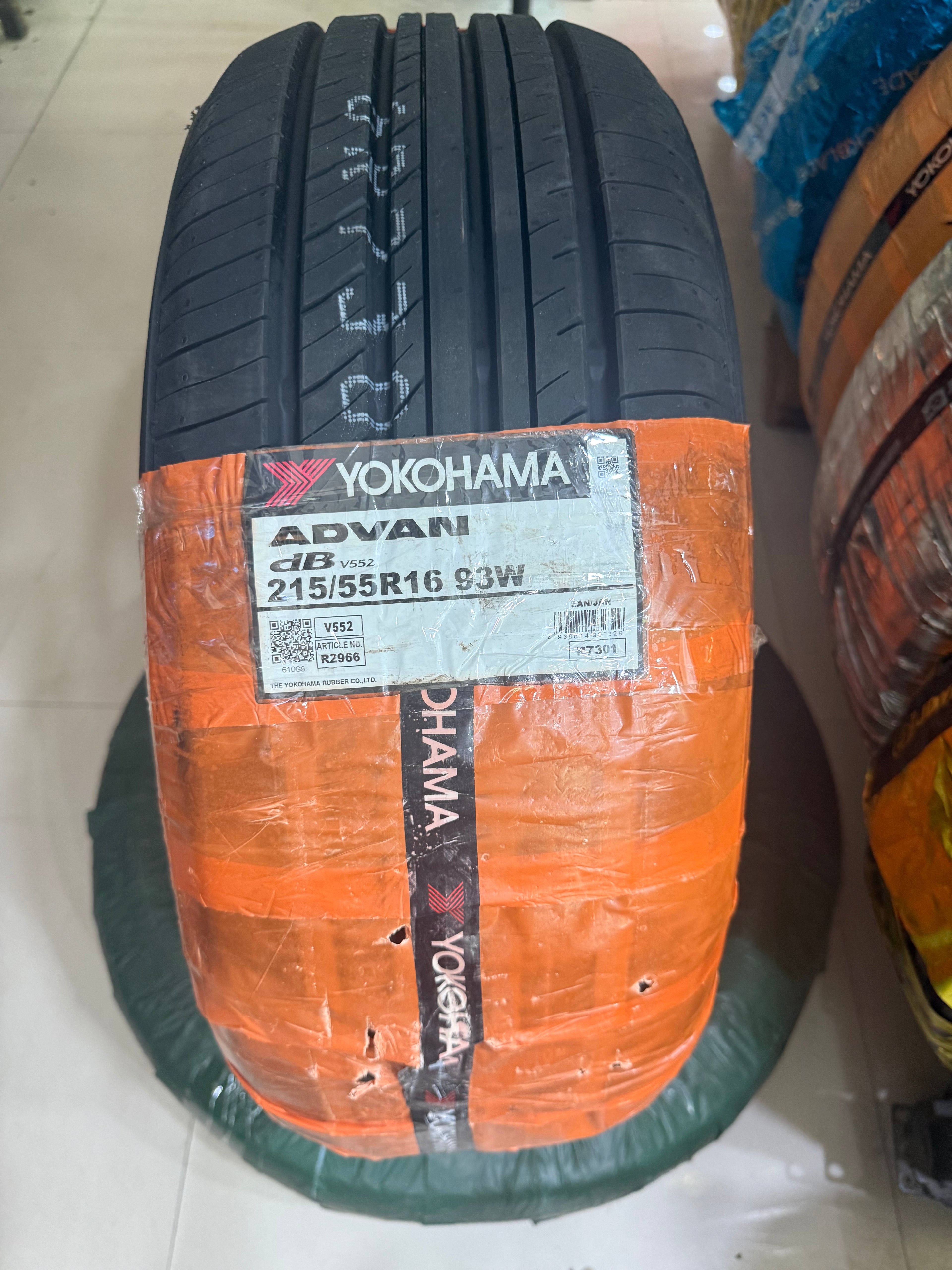 Yokohama Advan DB 215/55/16 93W
