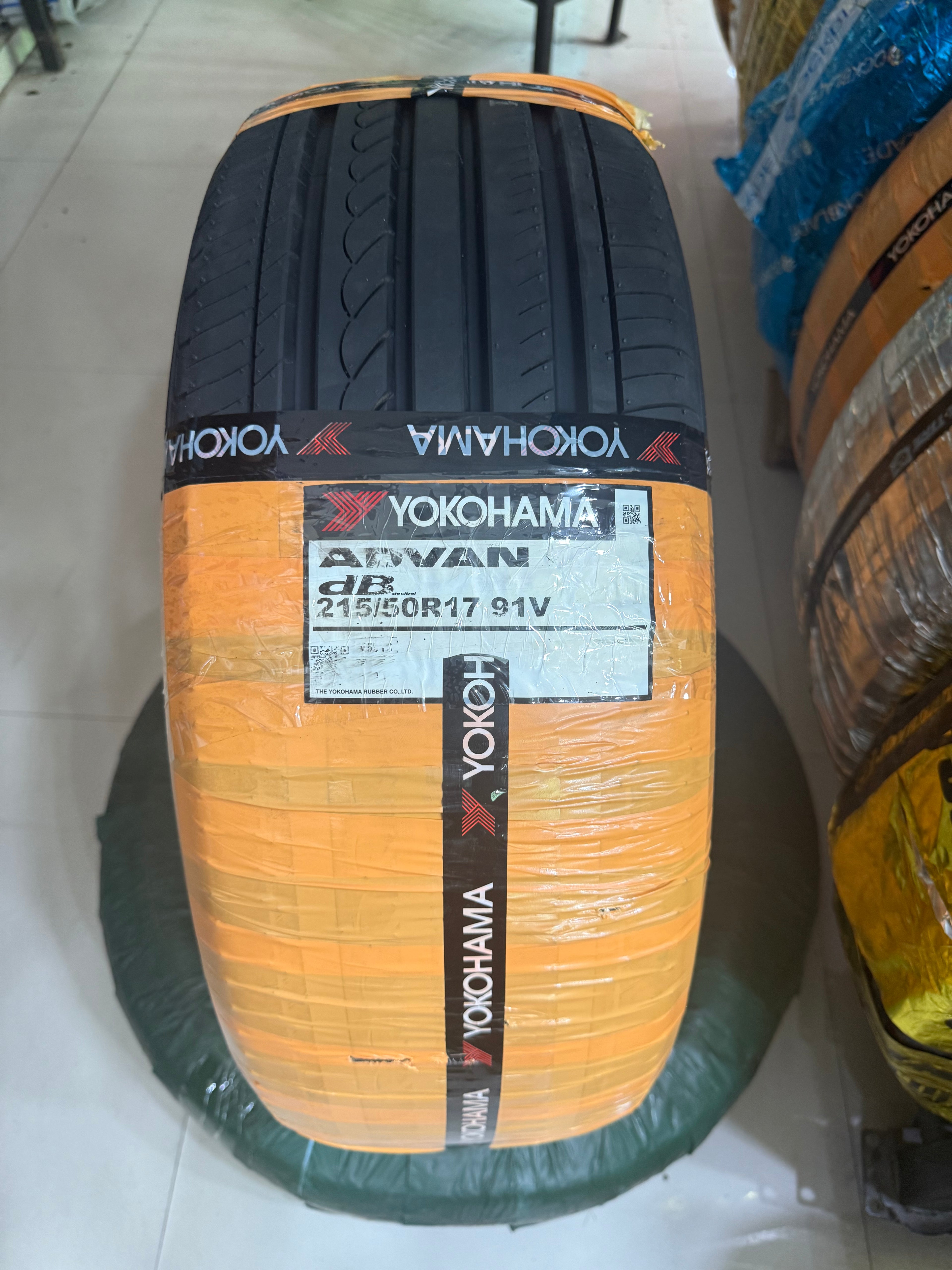 Yokohama Advan db 215/50R/17 91V